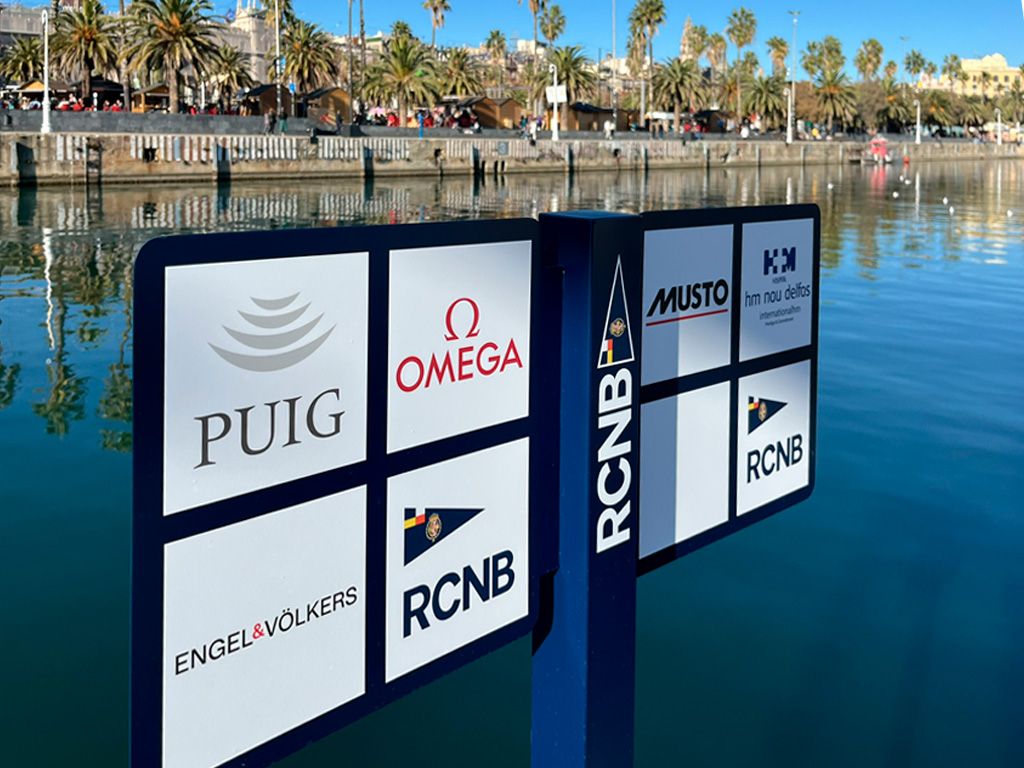 Banderola marcas señalética branding RCNB proyecto ESSA PUNT