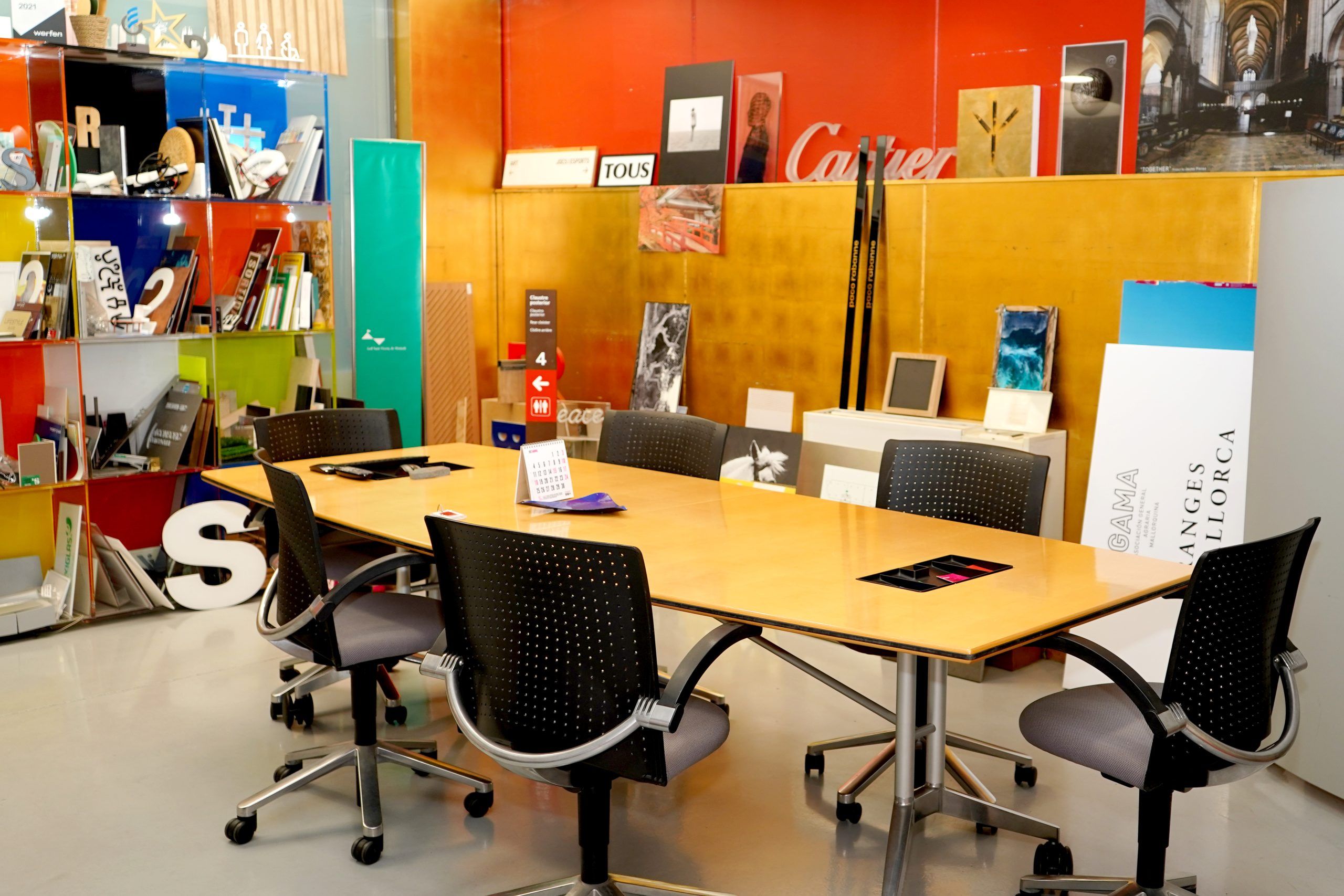 Sala de reuniones contacto con ESSA PUNT