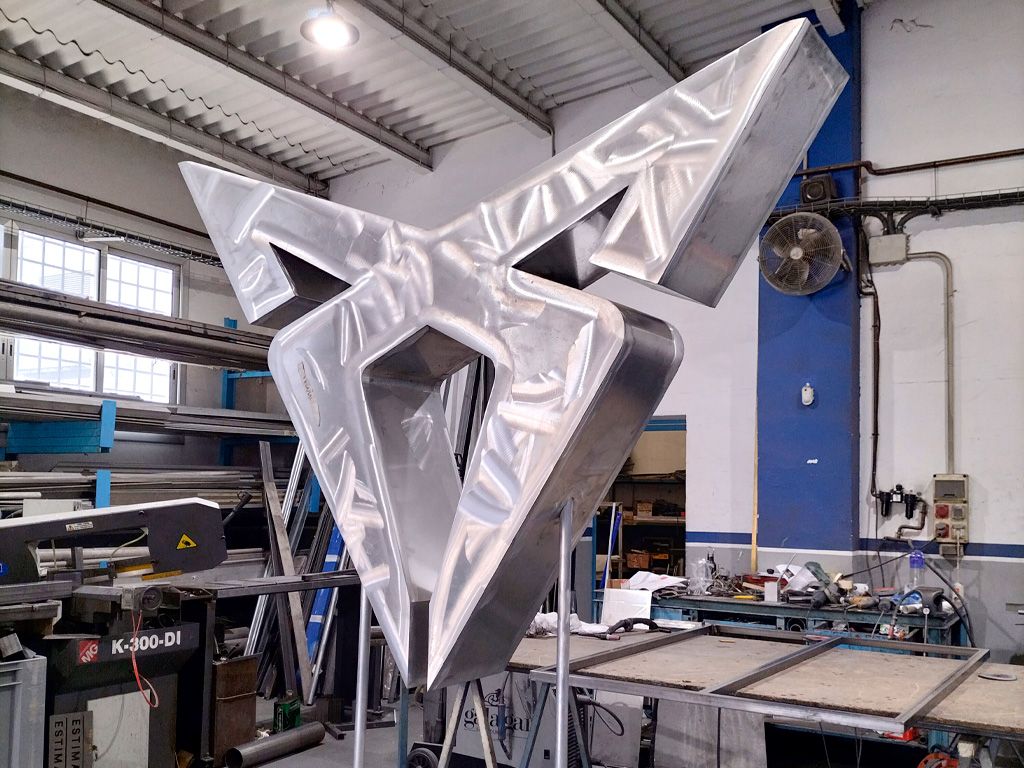 Soldadura marca CUPRA para el Primavera Sound 2024 fabricado por ESSA PUNT