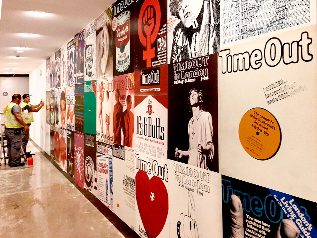 Proceso instalacaión carteles decorativos Zona WC Rotulación y Señalética TimeOut MARKET proyecto ESSA PUNT