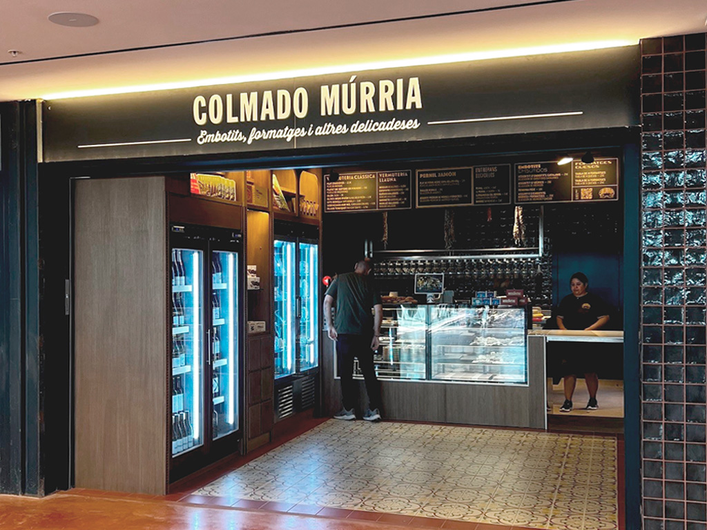Rótulo Colmado Múrria Rotulación y Señalética TimeOut MARKET proyecto ESSA PUNT