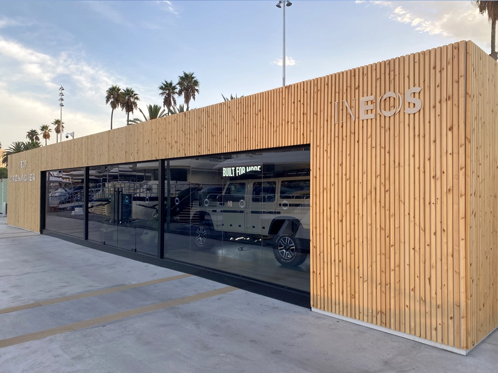 Vista frontal Pop Up INEOS en la Copa América 2024 proyecto ESSA PUNT
