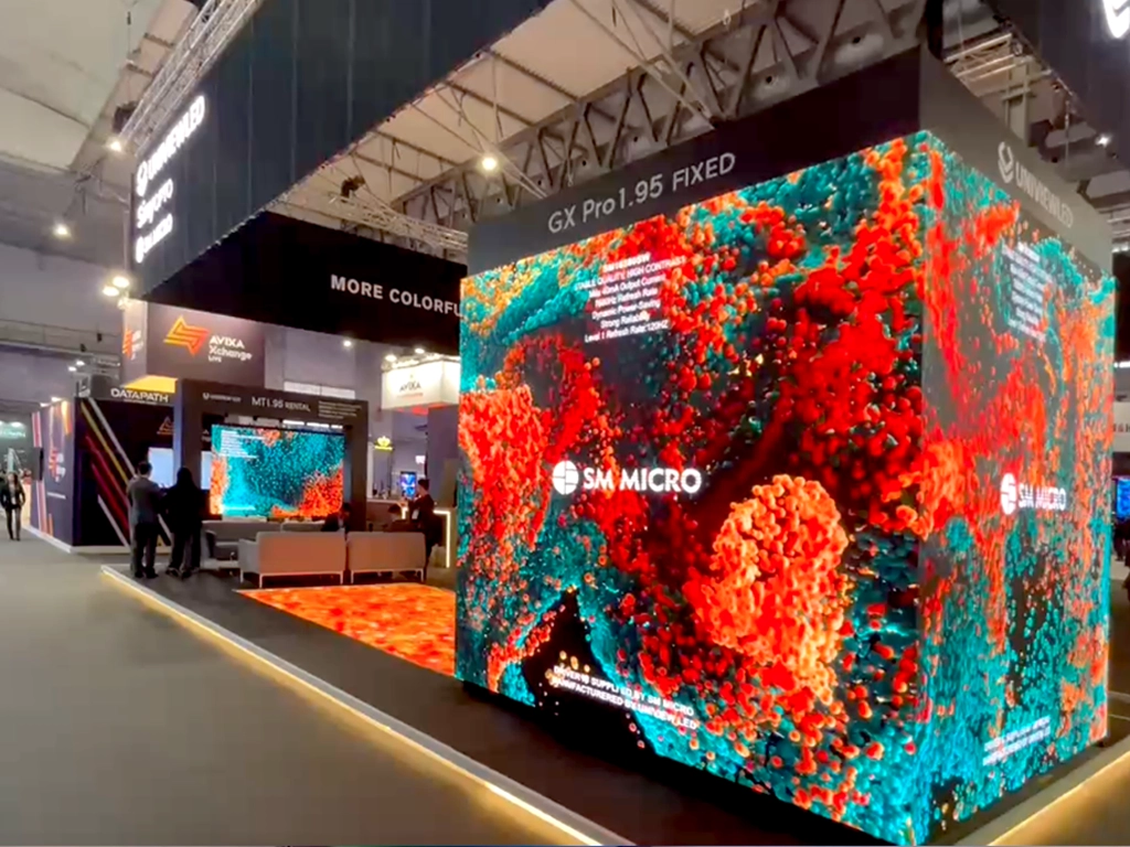 ISE2025 Tendencias pantallas gran formato en varias formas retail