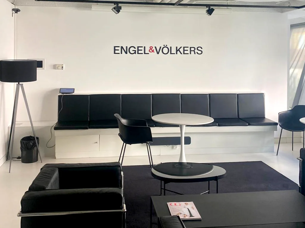 Rotulación interior Sala de espera para Engel & Völkers en España