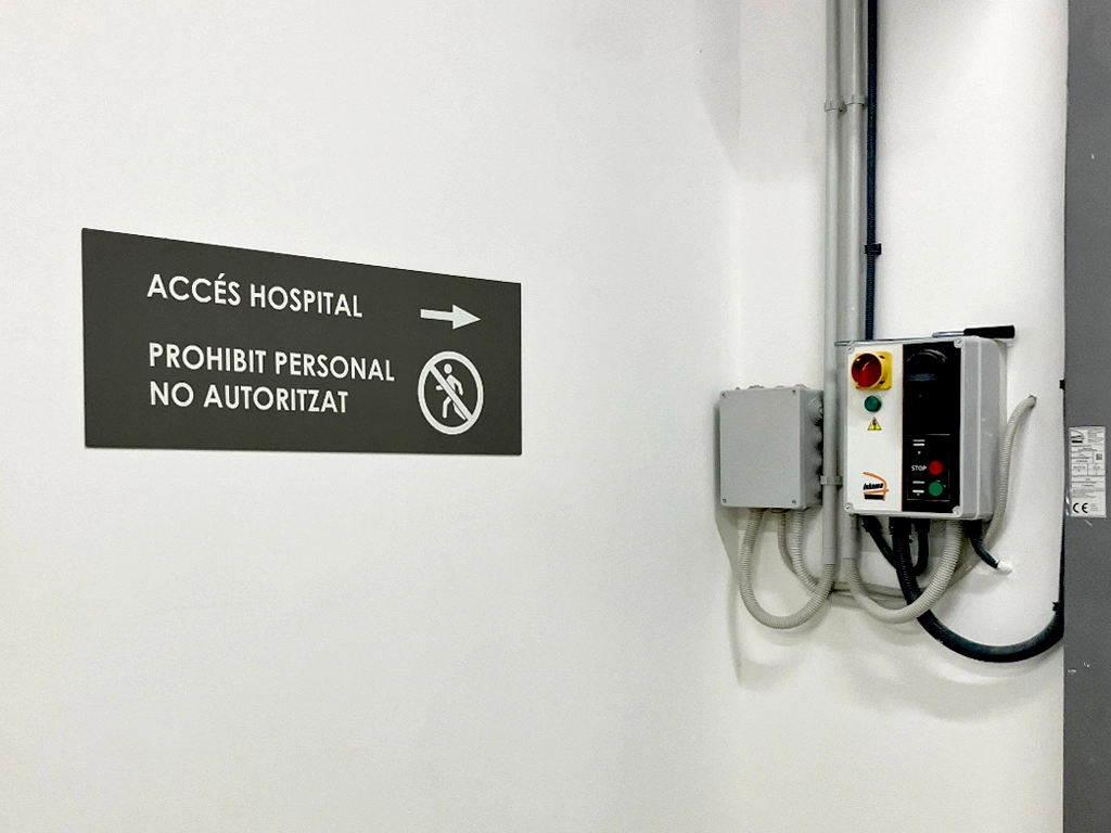 Señalización interior de seguridad y direccional Hospital Universitari de Lleida proyecto ESSA PUNT