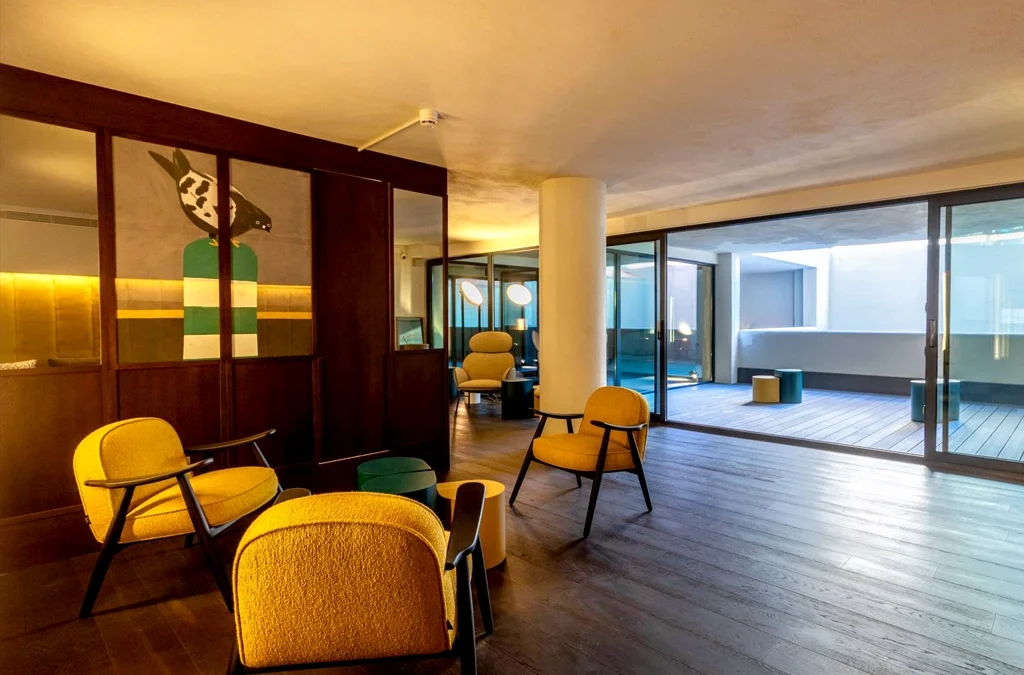 Señalización interior y decoración gráfica del Hotel Onix Fira