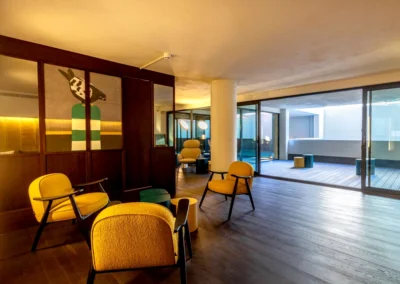 Señalización interior y decoración gráfica del Hotel Onix Fira