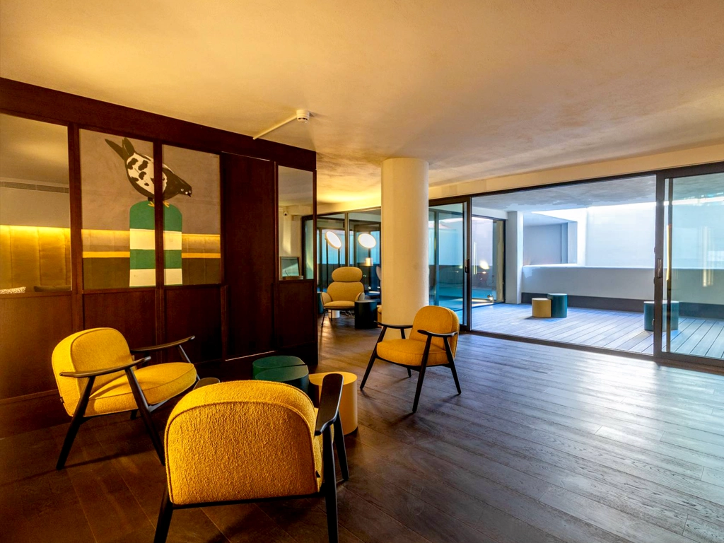 Decoración interior impresión gráfica en el hotel Onix Fira de Barcelona