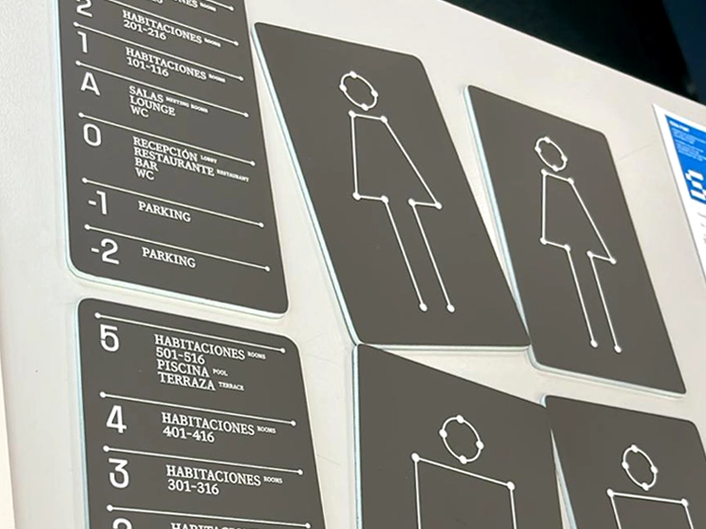 Placas y Directorios de la señalética interior del Hotel Onixa Fira de Barcelona 