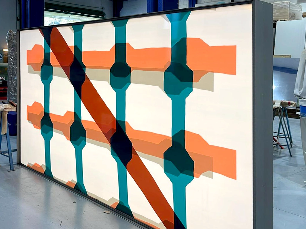 En premontaje test de calidad del panel lumínico decorativo para el interior del Hotel Onix Fira de Barcelona