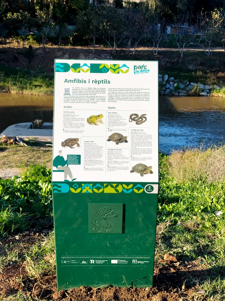 Tótem divulgativo instalado en el Parc Fluvial Riu Anoia