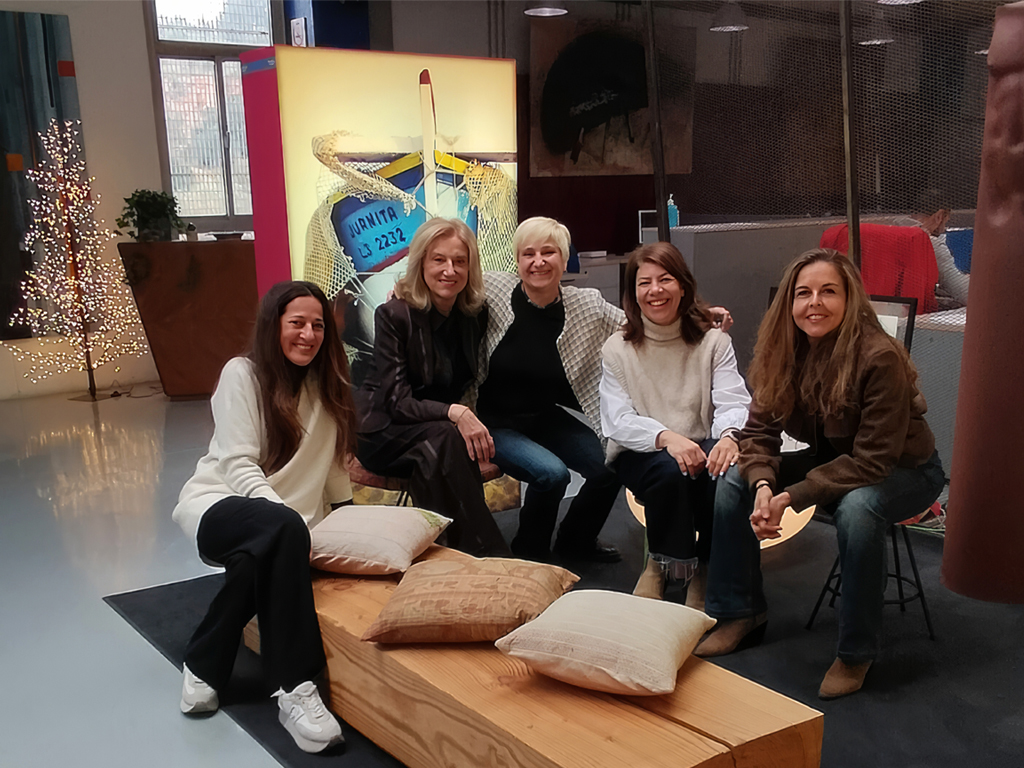 Equipo de mujeres de oficina de ESSA PUNT en Sant Just Desvern (Barcelona), atención al cliente, administración y finanzas
