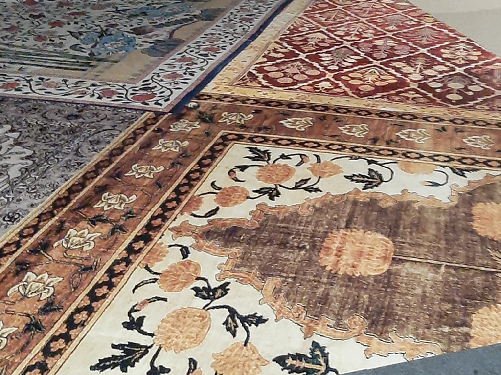 Detalle moqueta impresa en la exposición del Pueblo Gitano Museu Història Catalunya