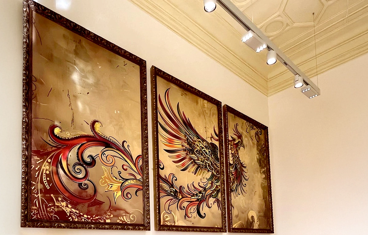 Gran mural del fénix en impresión digital instalado por ESSA PUNT en el Consulado EE.UU. de Barcelona proyecto ESSA PUNT